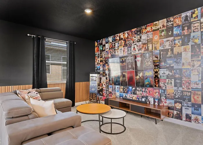 Chic 5Bed Retreat, Perfect For Family Getaway